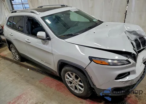 2017 Jeep Cherokee Latitude z USA, uszkodzony, nr VIN 1C4PJMCS3HW575668